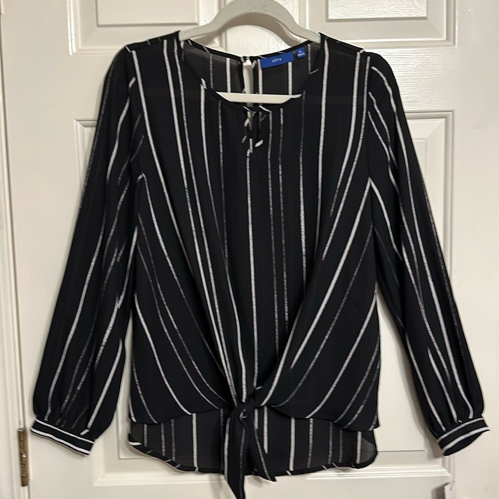Apt 9 size Medium Black and White NWT